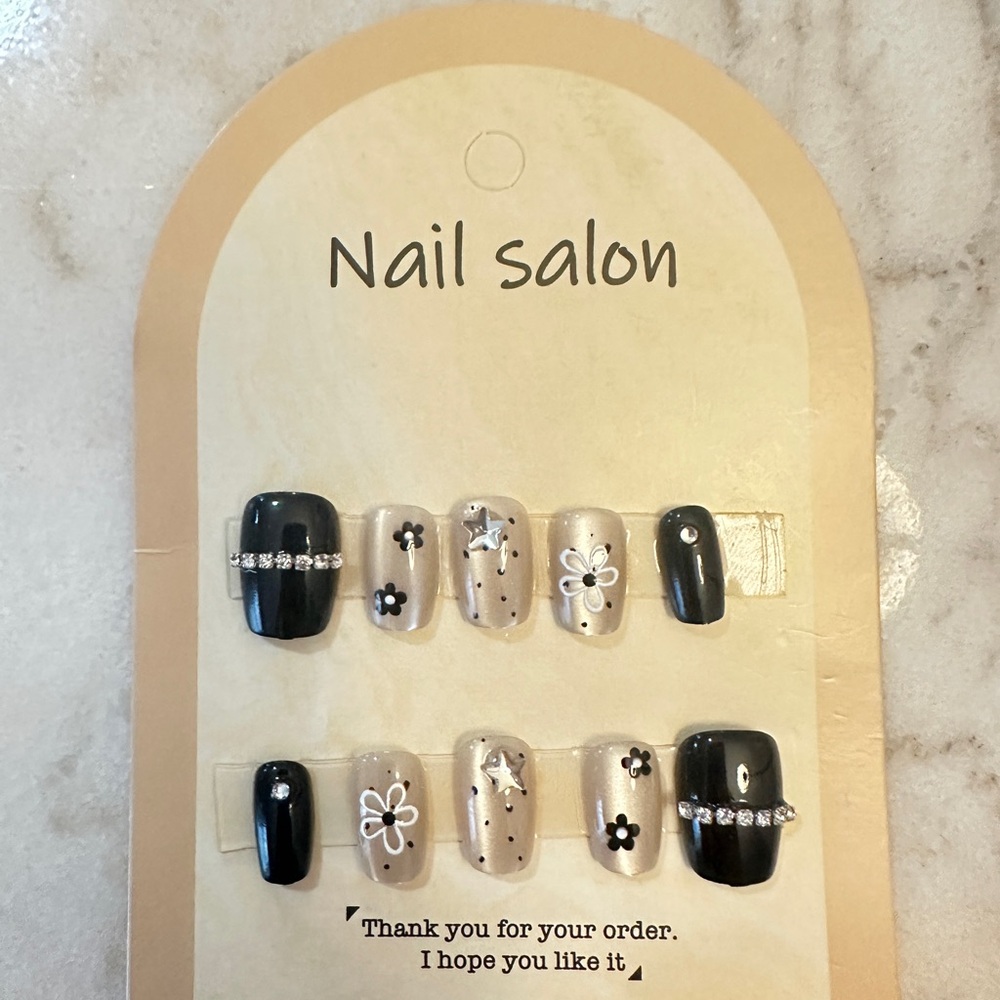 Elegant Black and Nude Press on Nail Art Set